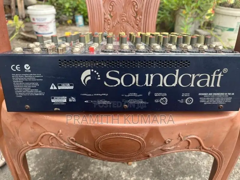 Soundcraft EFX8 Professional Audio Mixer
