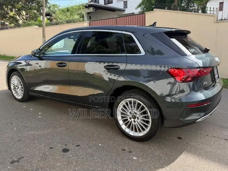 Audi A3 Advance Leather 2023