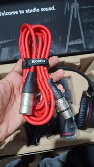 Scarlett focusrite 2i2 4th gen Bundle