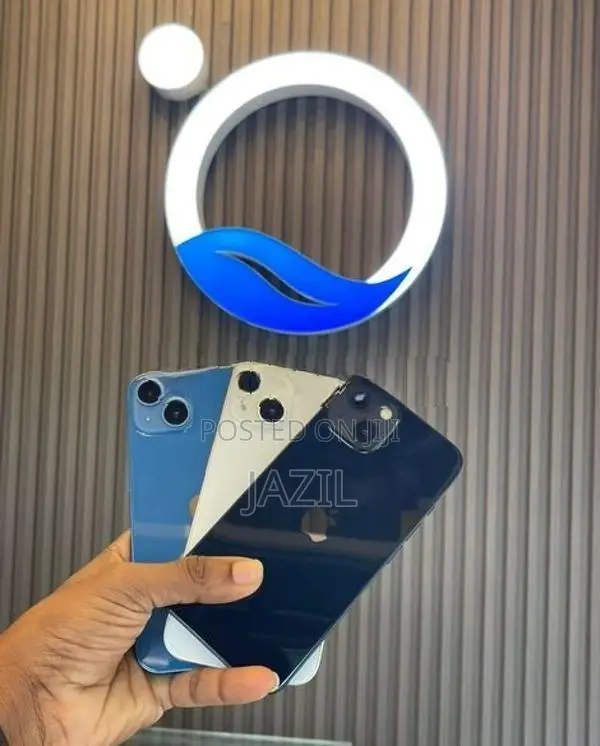 Apple iPhone 13 (Used)