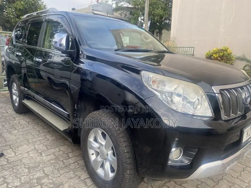 Toyota Land Cruiser Prado 2011