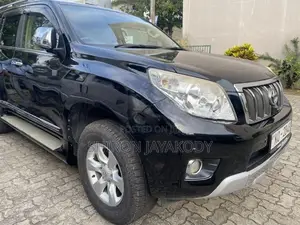 Toyota Land Cruiser Prado 2011