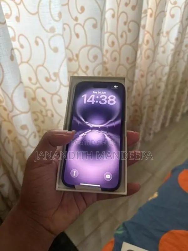 Apple iPhone 16 128GB (Used)