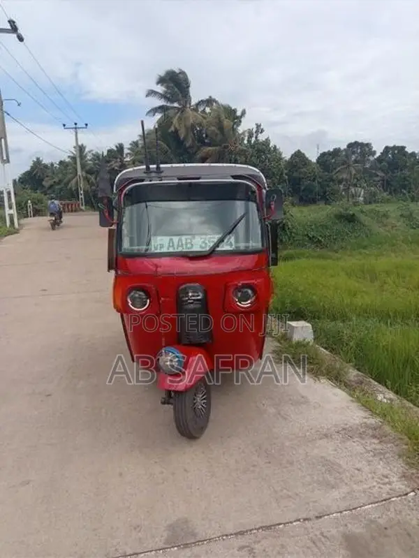 Bajaj RE 2012