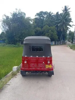 Bajaj RE 2012