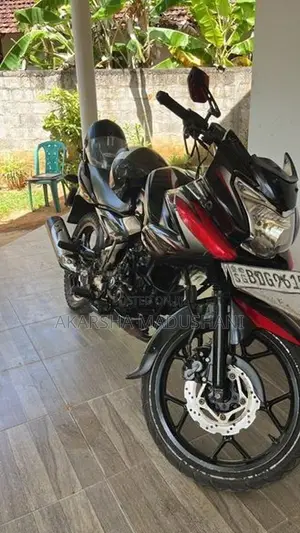Bajaj Discover 150 F 2016