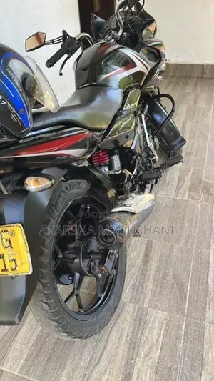 Bajaj Discover 150 F 2016