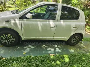 Toyota Vitz 2000