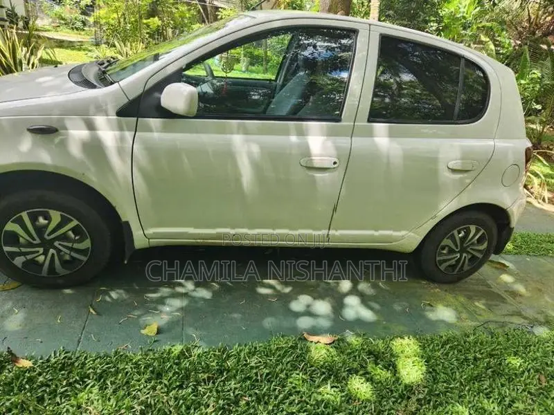 Toyota Vitz 2000