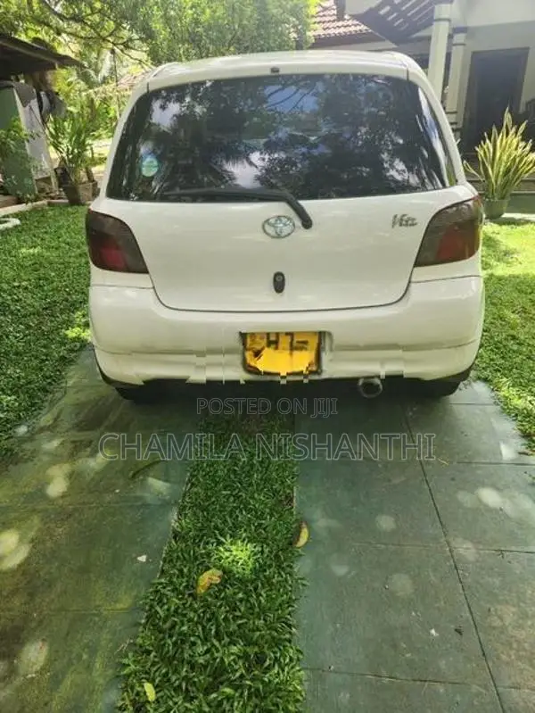Toyota Vitz 2000