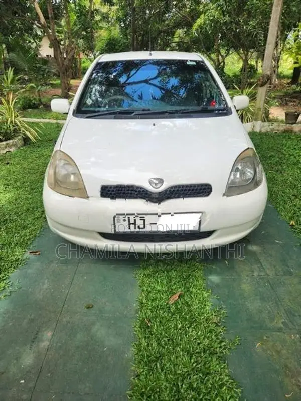 Toyota Vitz 2000