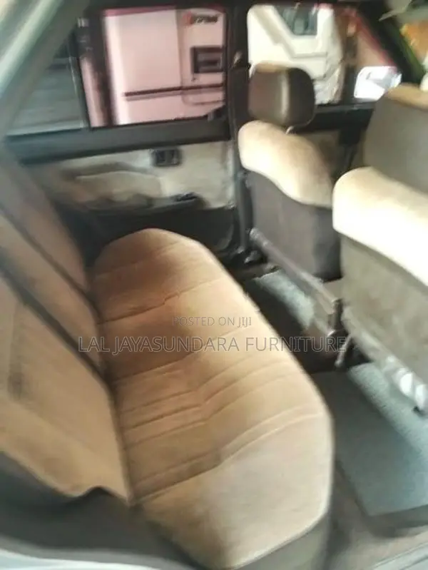 Nissan Sunny 1986