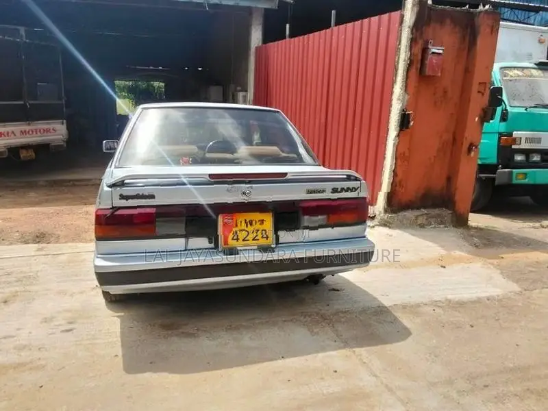 Nissan Sunny 1986