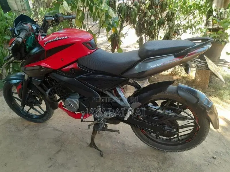 Bajaj Pulsar N160 2016
