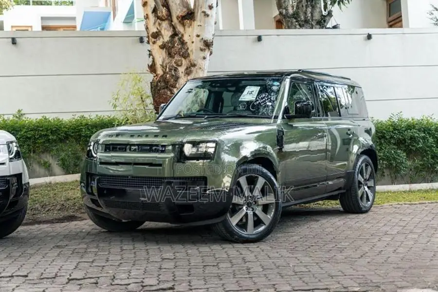 Land Rover Defender P300E Plugin 2025