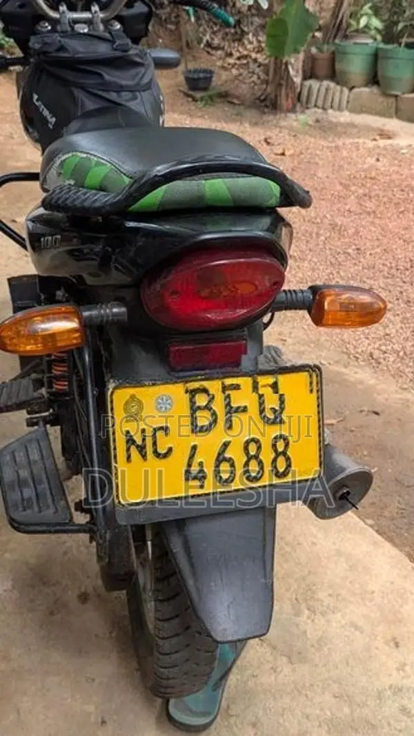 Bajaj Platina 100 2017