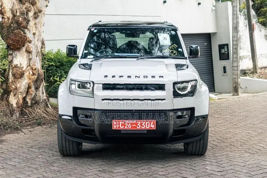 Land Rover Defender P300E Plugin 2026