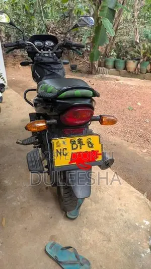 Bajaj Platina 100 2017
