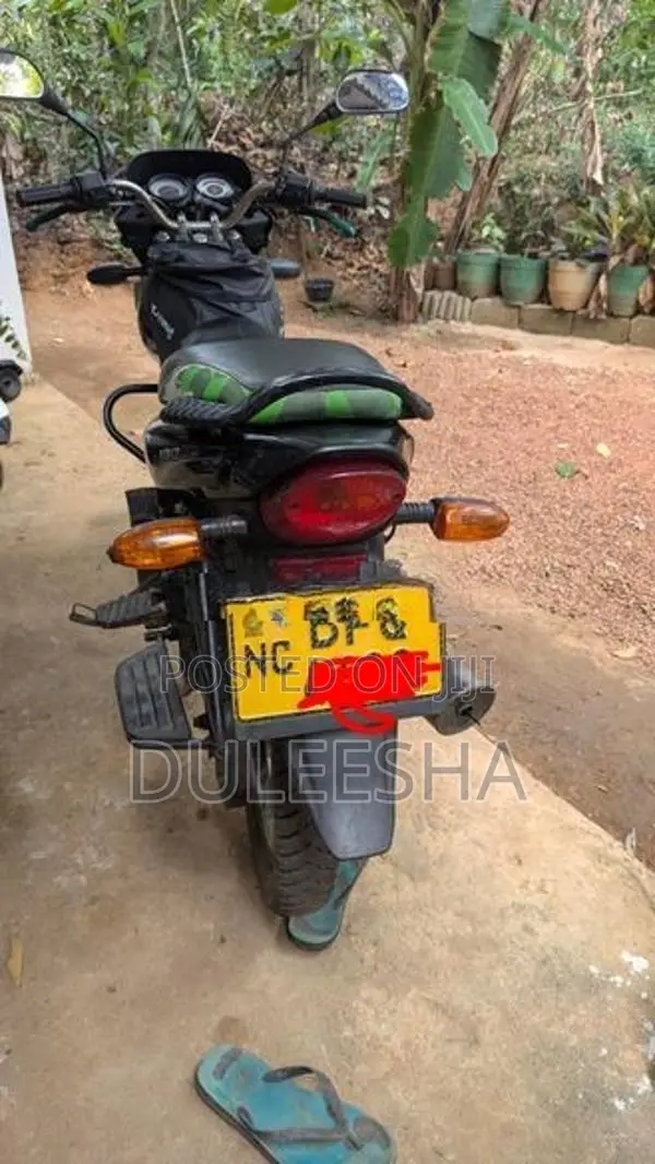 Bajaj Platina 100 2017