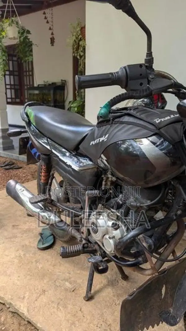 Bajaj Platina 100 2017