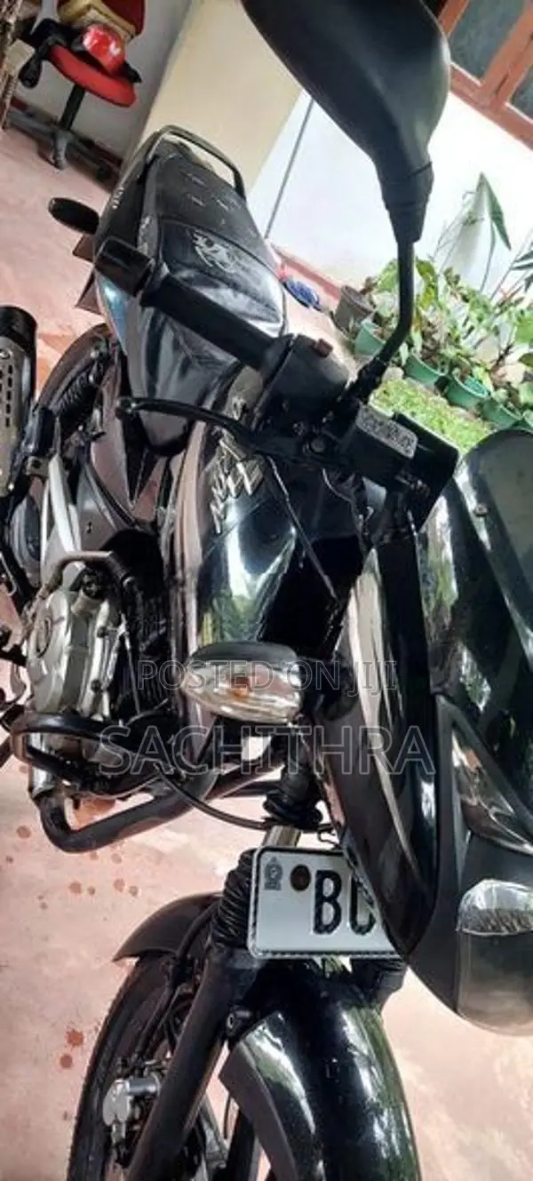 Bajaj Pulsar 150 2015