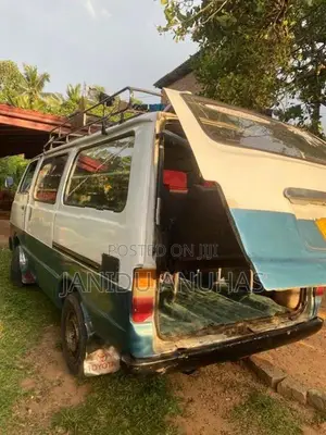 Toyota LH30 1983