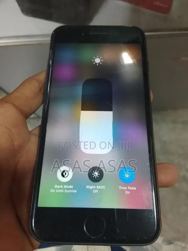 Apple iPhone 8 (Used)
