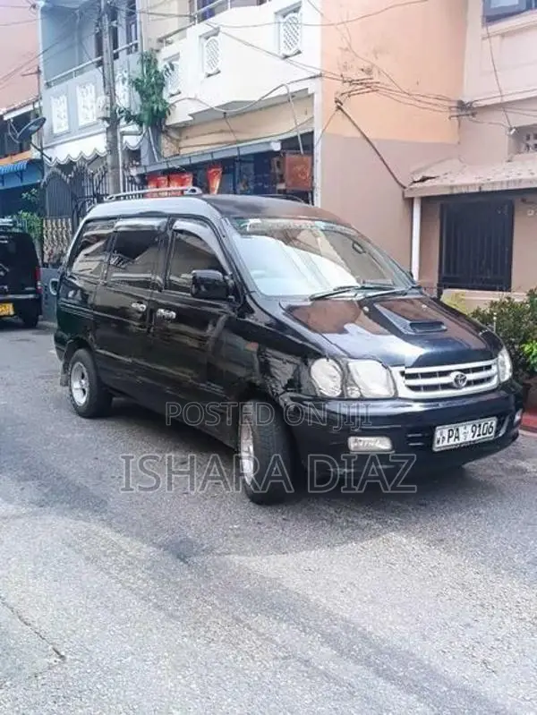Toyota Noah 2002