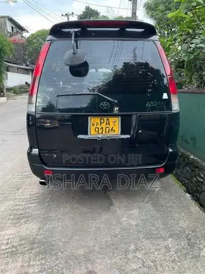 Toyota Noah 2002