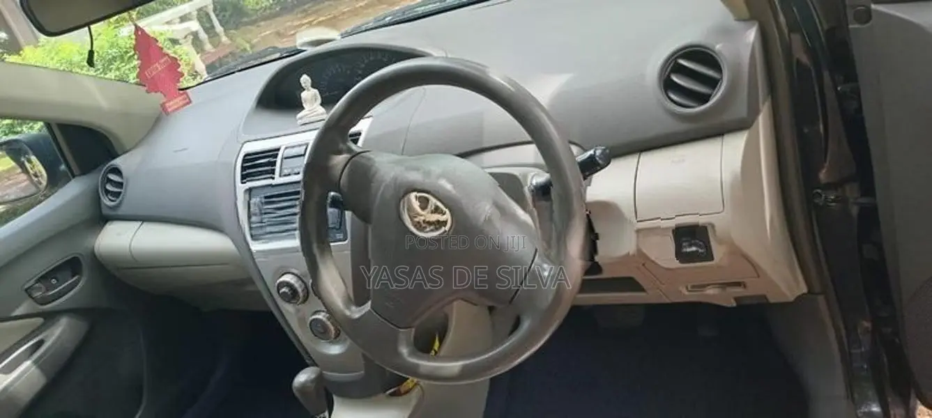 Toyota Yaris 2011