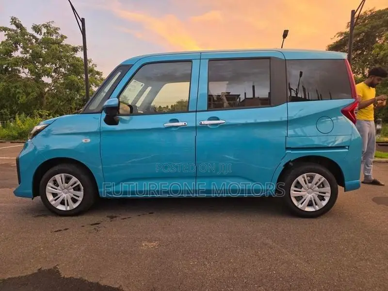 Toyota Roomy X 2025
