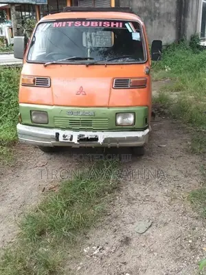 Mitsubishi Delica 1975