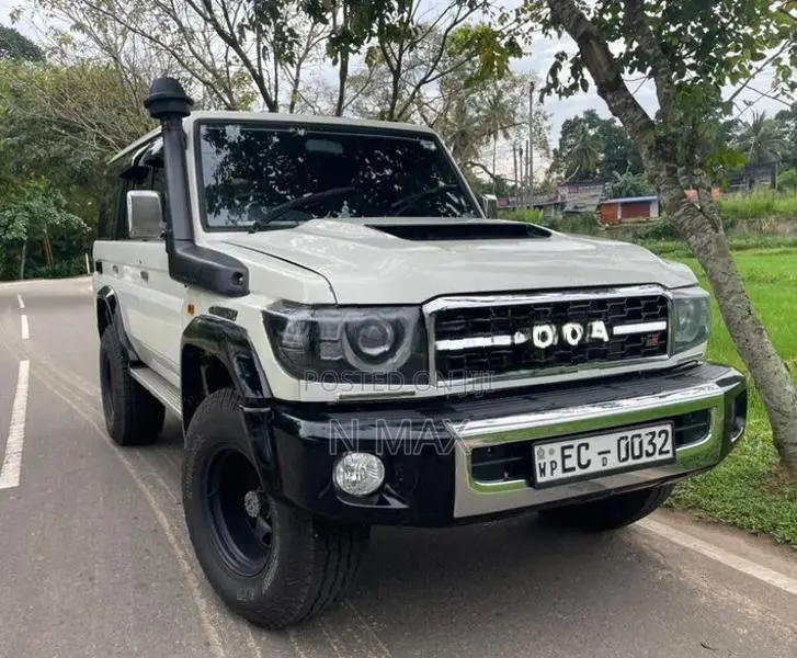 Toyota Land Cruiser Prado 1988
