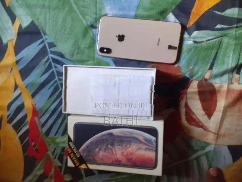 Apple iPhone XS Max (Used)