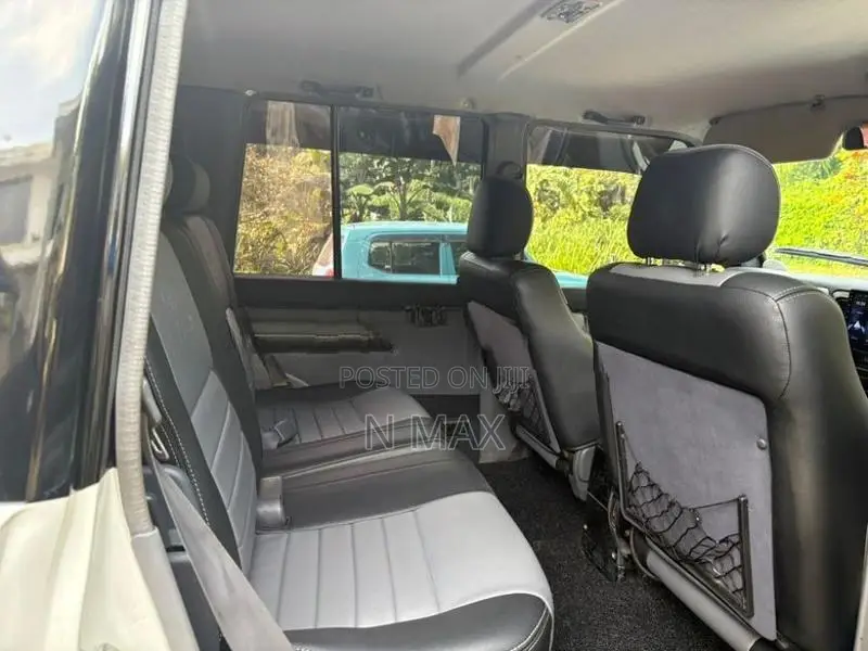 Toyota Land Cruiser Prado 1988