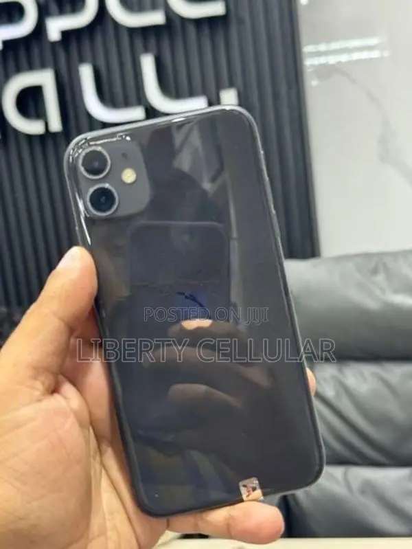 Apple iPhone 11 (Used)