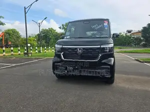 Honda N-Box Custom 2024