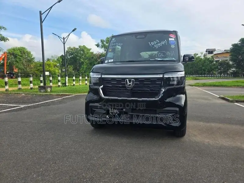 Honda N-Box Custom 2024