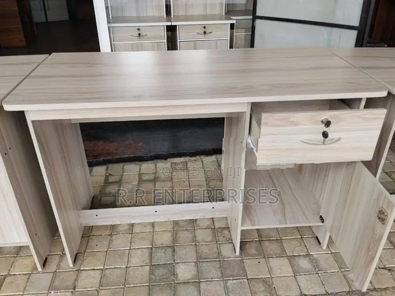 New 4*2 Ft Ash White Melamine Office Table