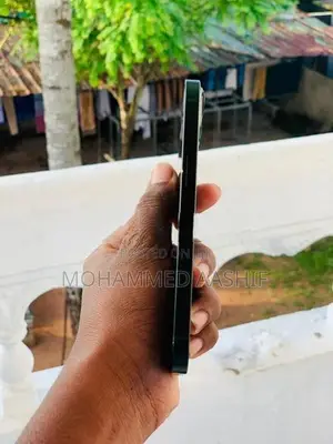 Apple iPhone 13 (Used)