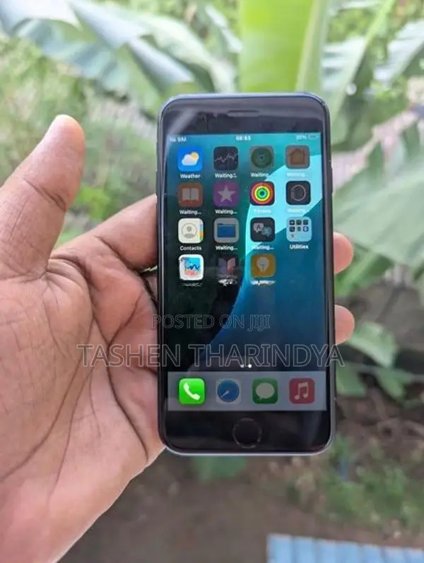 Apple iPhone SE 2 (Used)