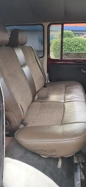 Mitsubishi 4DR j36 1981