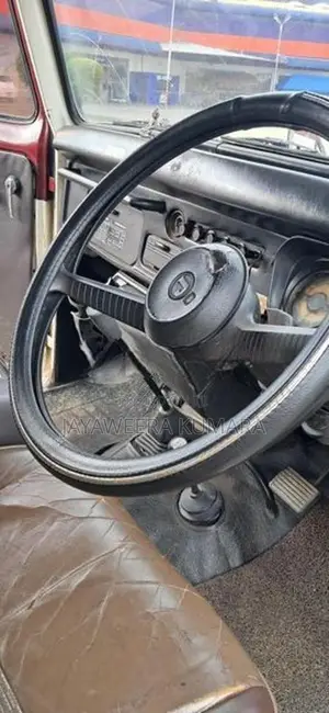 Mitsubishi 4DR j36 1981