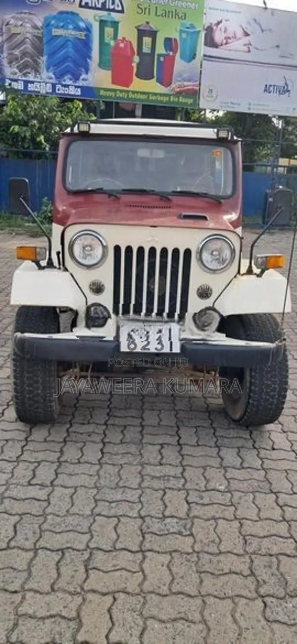 Mitsubishi 4DR j36 1981