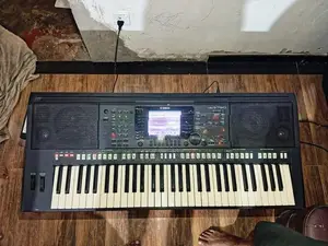 Yamaha PSR-S750