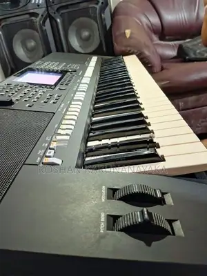 Yamaha PSR-S750
