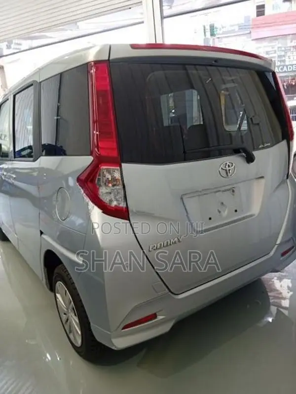 Toyota Roomy x 2023