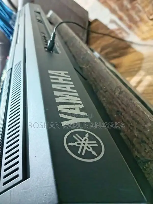 Yamaha PSR-S750