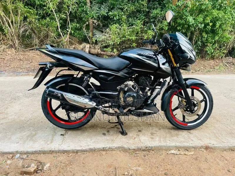 Bajaj Pulsar 150 On light 2018