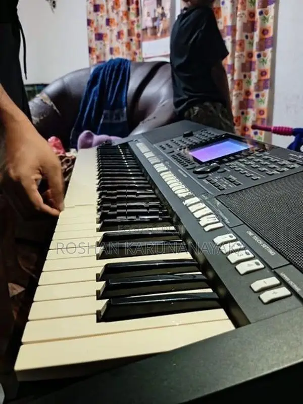 Yamaha PSR-S750